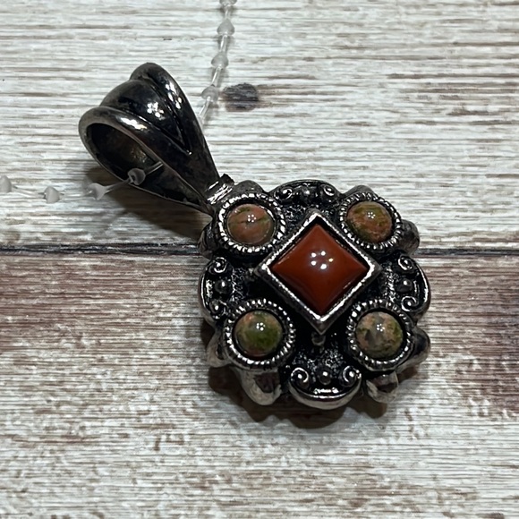 Reversible Jasper Stone Pendant - Picture 1 of 3